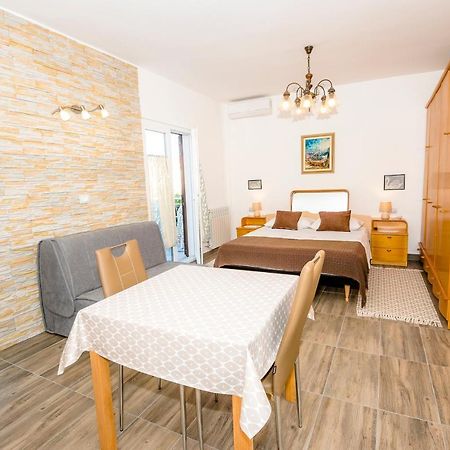 Guest House Ab Adria Home Ρόβινι Εξωτερικό φωτογραφία