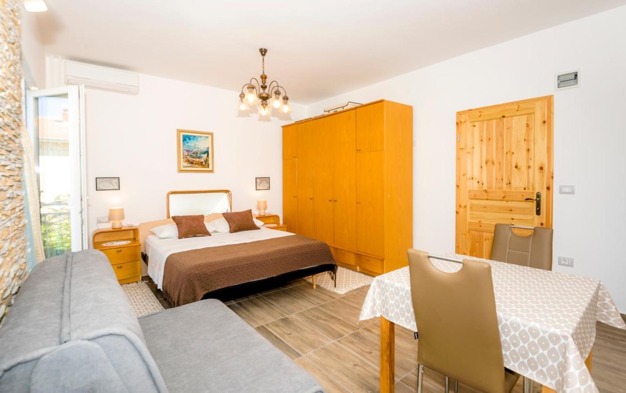 Guest House Ab Adria Home Ρόβινι Εξωτερικό φωτογραφία