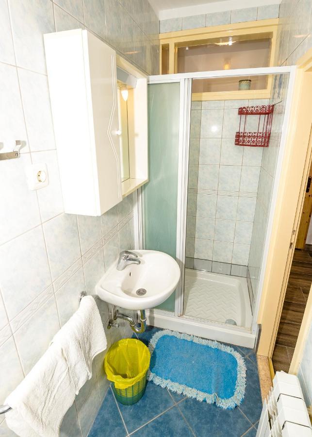 Guest House Ab Adria Home Ρόβινι Εξωτερικό φωτογραφία